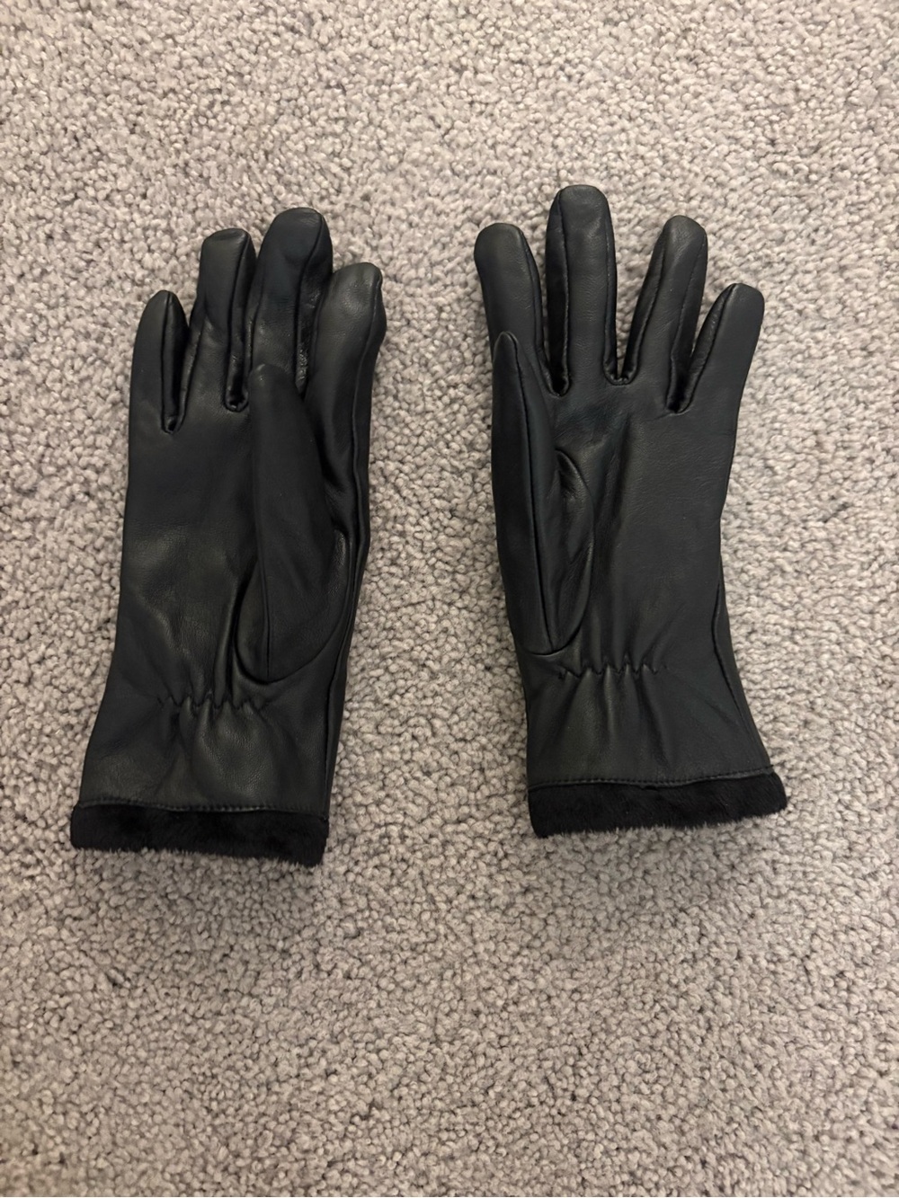 Leather Women’s Gloves - Black